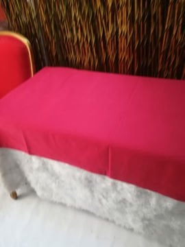 Kırmızı Keten Masa Örtüsü