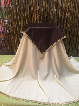 Krem Rengi İpek Yuvarlak Fiskos Masa Örtüsü