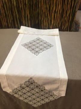 Dantelli Beyaz Ranner