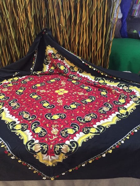 El İşi Oyalı Tülbent Siyah Masa Örtüsü