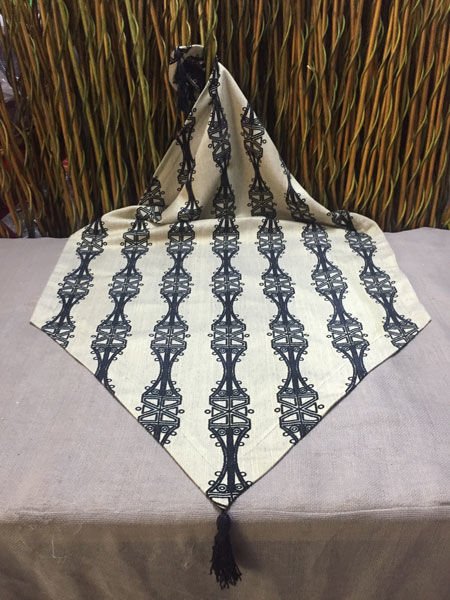 Özel Tasarım Bej Rengi Siyah Desenli Ranner