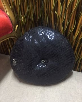 Pullu Siyah Kumaştan Yuvarlak Dekoratif Yastık